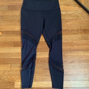 Black lululemon 25in leggings